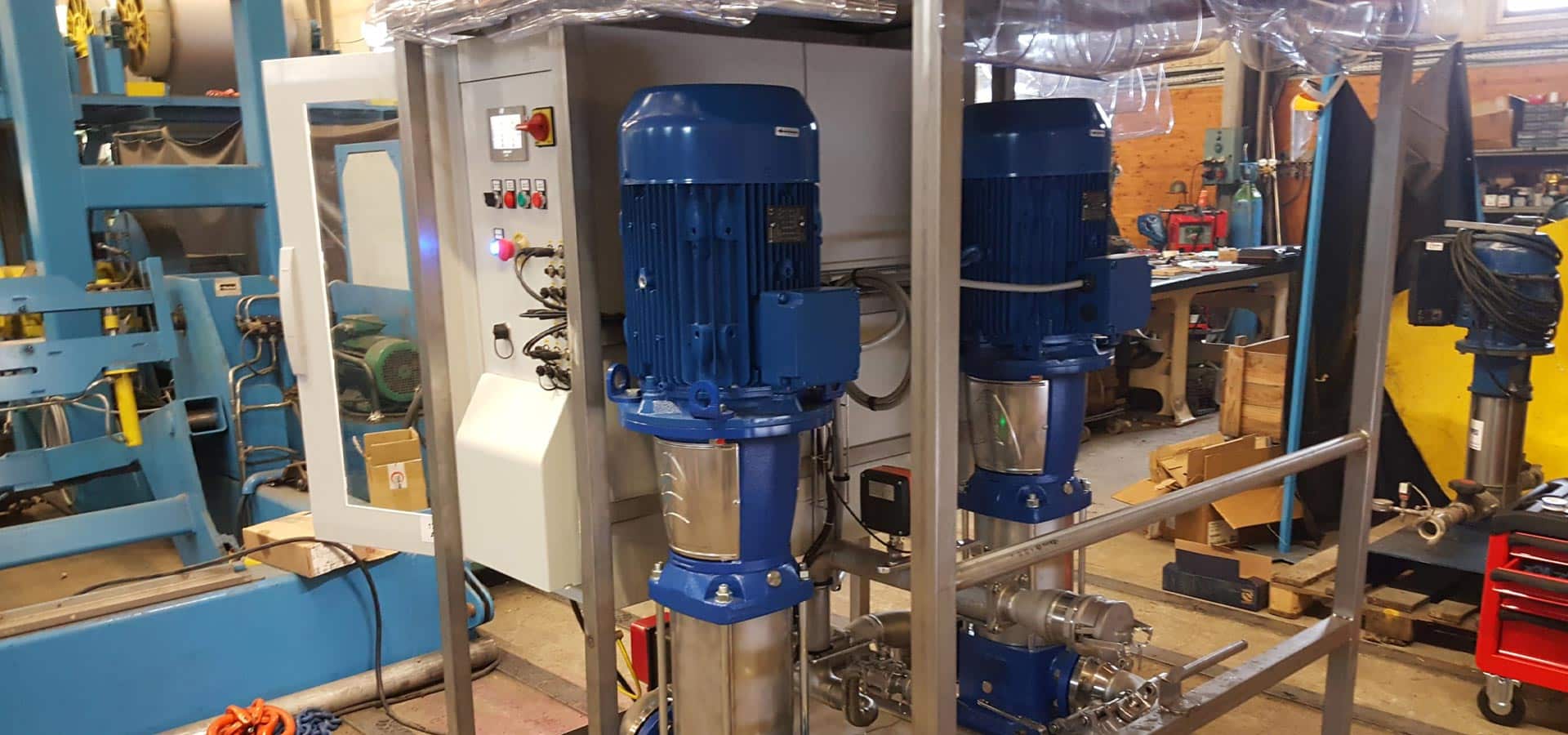 Quelques machines de la gamme des surpresseurs de location de TECH-POMPES