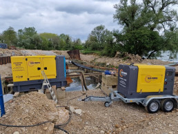 Motopompe thermique sur chantier pour assèchement de batardeaux