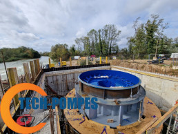 Construction en bord de rivière avec pompes diesel de location